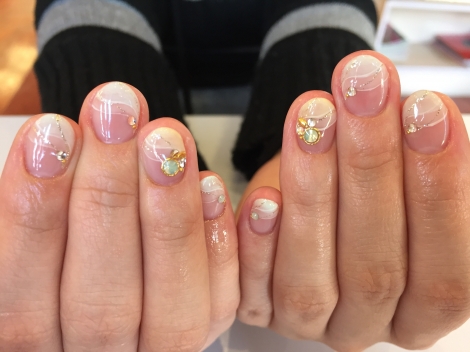 パステルイエローのカラードレスに合わせたブライダルネイル Nailsalon Rilante 佐野店 サロンブログ 富山 高岡 砺波のエステサロンを紹介するビューティーサロン